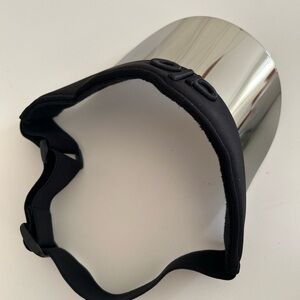 Alo Yoga Airlift Solar Visor